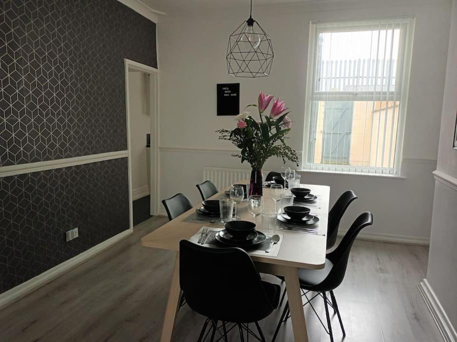 Antonio Str Liverpool 6 Beds Dış mekan fotoğraf